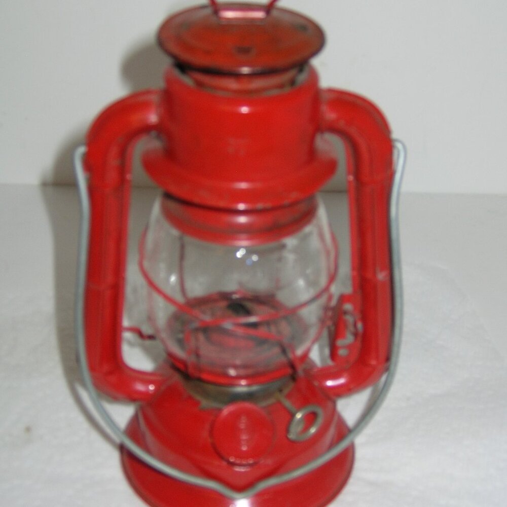 Antique DIETZ #50 OIL LANTERN w/Dietz Glass 8.5" Tall NICE!!! C